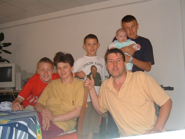 Брачни пар Нинковић - Мира и Жељко са четворо дјеце