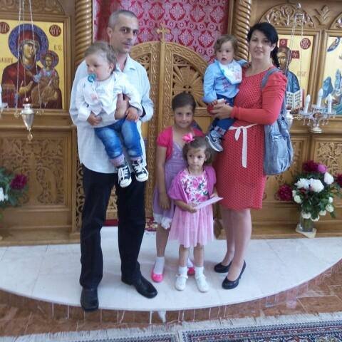 Павловићи са своје четворо дјеце